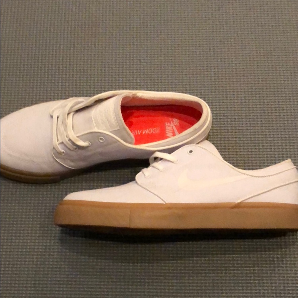White on white Nike SB w/ gum sole